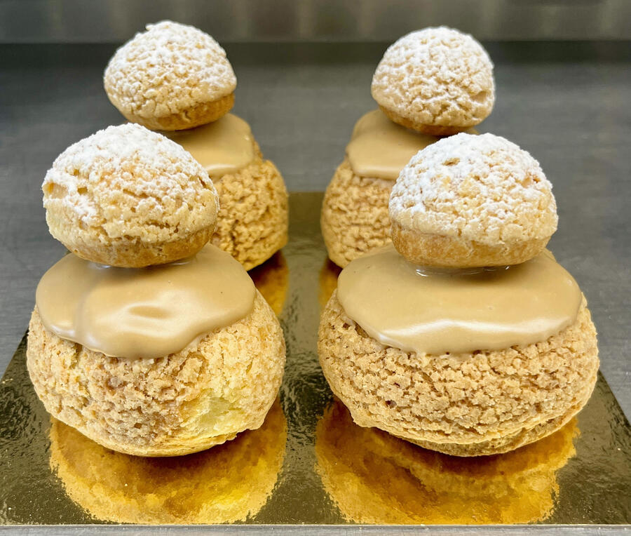 Choux Buns With Craquelin